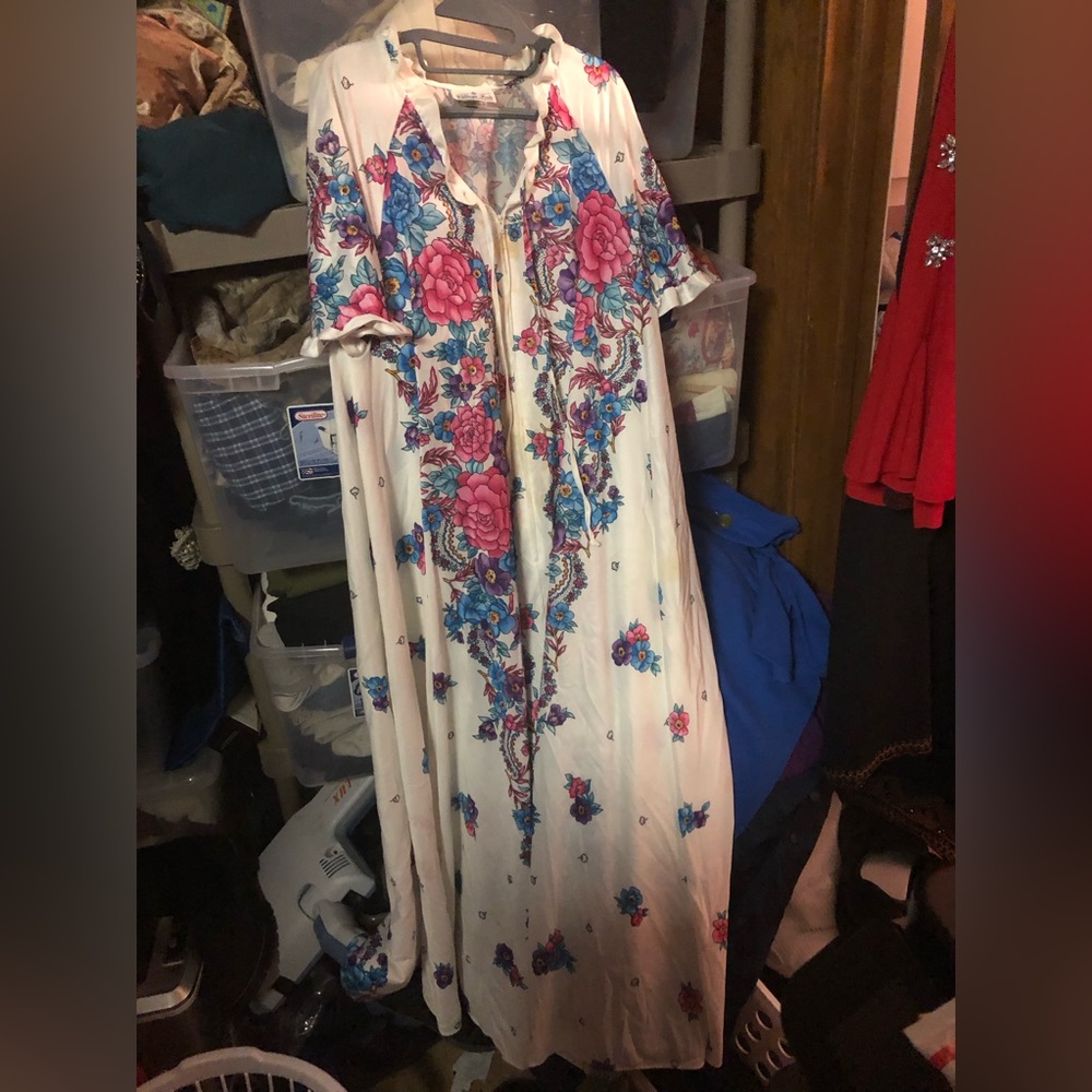 Vintage Village Fair Floral Nightgown- 657 $35 or $30 w/offer
